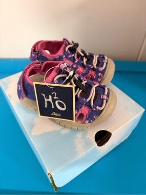 Bass Kids' Purple and Pink Floral Closed-Toe Sandals